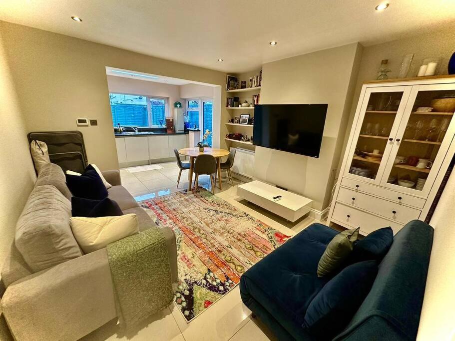 Lovely 2 Bedroom Ground Floor Flat With Garden. Londres Exterior foto